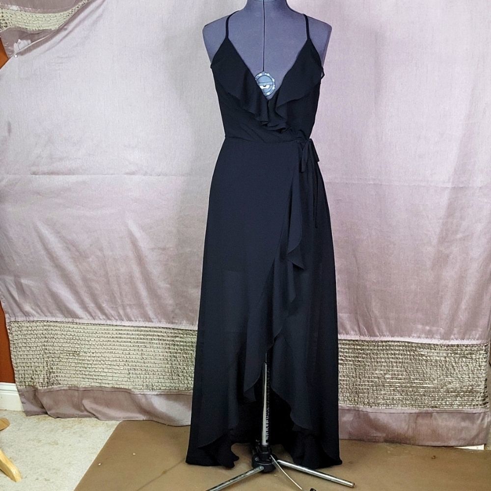 MISS AVENUE Black Plunging Neckline Ruffled Maxi Dress Medium